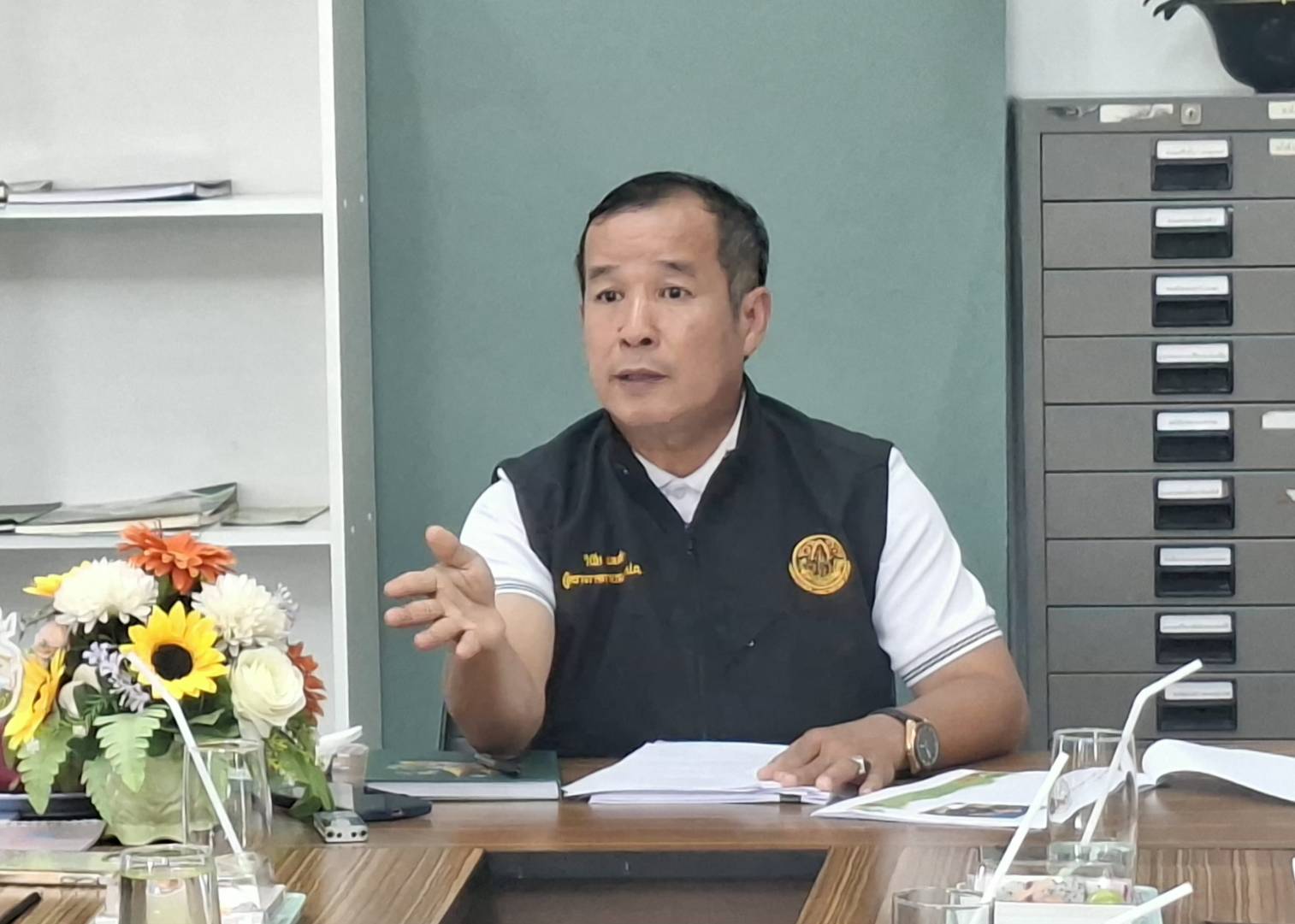 title - ผู้ตรวจราชการ ส.ป.ก. ประชุมตรวจติดตามความก้าวหน้าผลการดำเนินงานตามแผนการตรวจราชการของ สำนักงานการปฏิรูปที่ดินเพื่อเกษตรกรรม ประจำปีงบประมาณ พ.ศ. 2569 รอบที่ 2  เขตตรวจราชการที่ 9 จังหวัดตราด